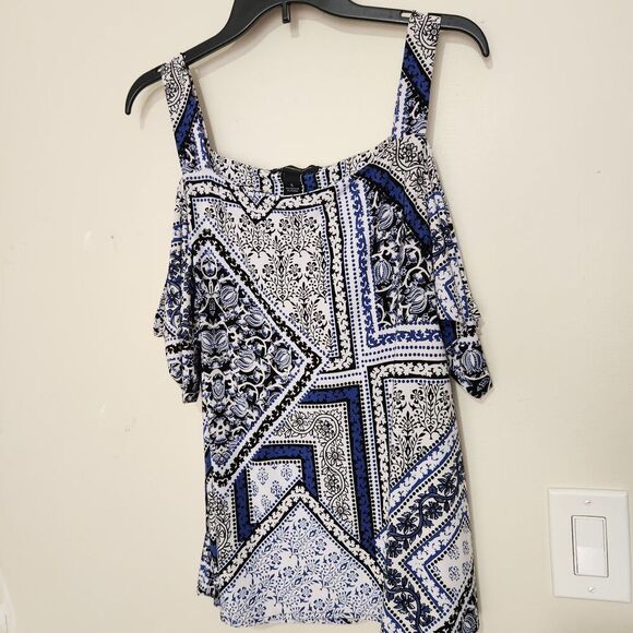 International Concepts Tops Women Size XL Cold Shoulder Sleeves Stretch - Picture 10 of 10